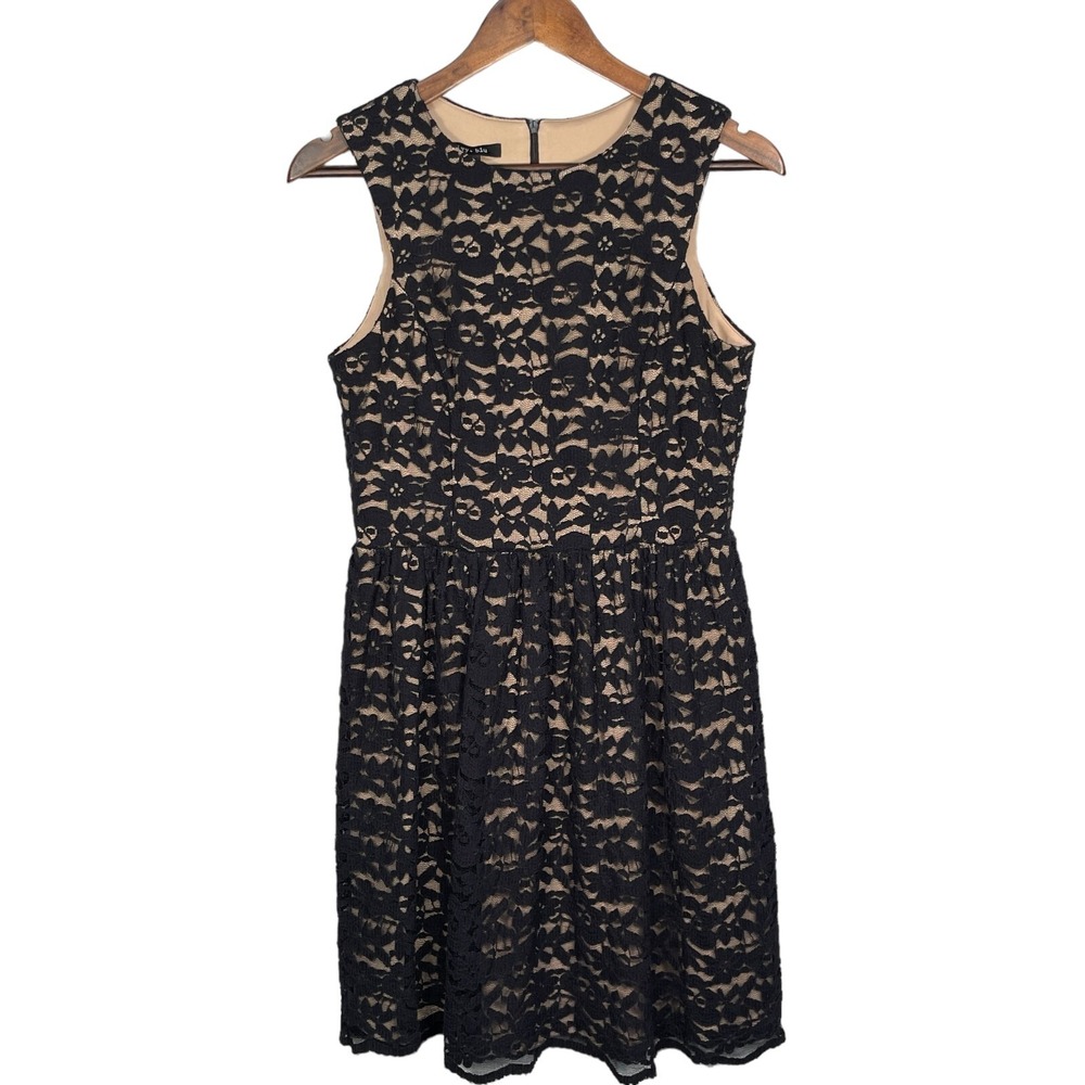 Ivy + Blu Lace Cocktail Dress Womens 8 Black Nude Floral Fit Flare Excellent